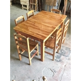 Cadeira de Madeira com Estofado